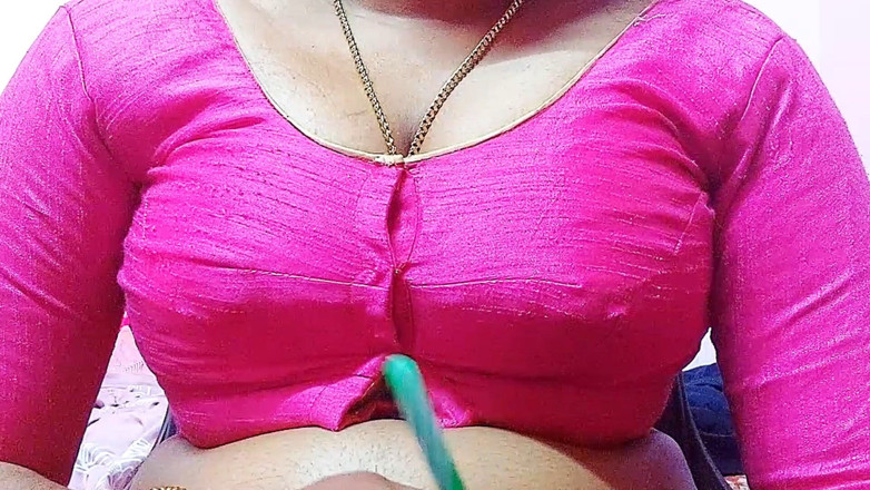 Desi Mohini: Professora indiana da faculdade