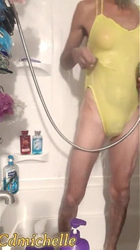 Travestito Indossa Costume Intero Giallo