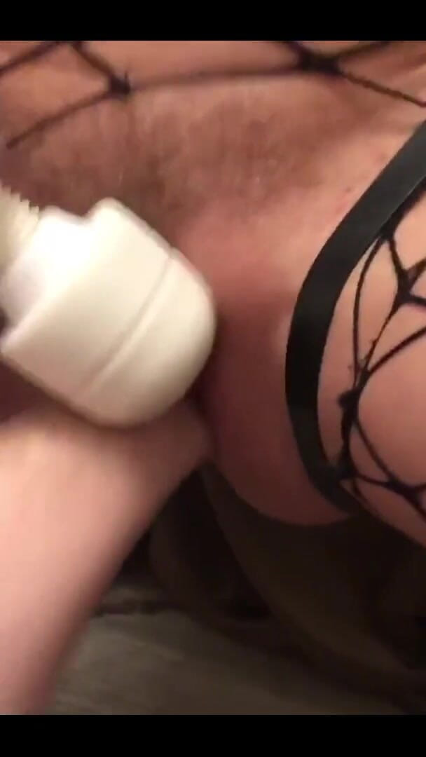 Crazywifeslut: Fist tidak cukup untuk pepek saya