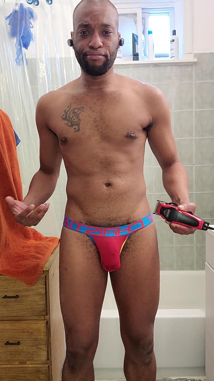 Kennie Jai: शेव्ड क्लीन! Kennie Jai तुम्हारे लिए शेव करती है!