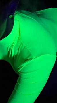 Tante seksi dengan tubuh aduhai suka banget dientot di malam hari