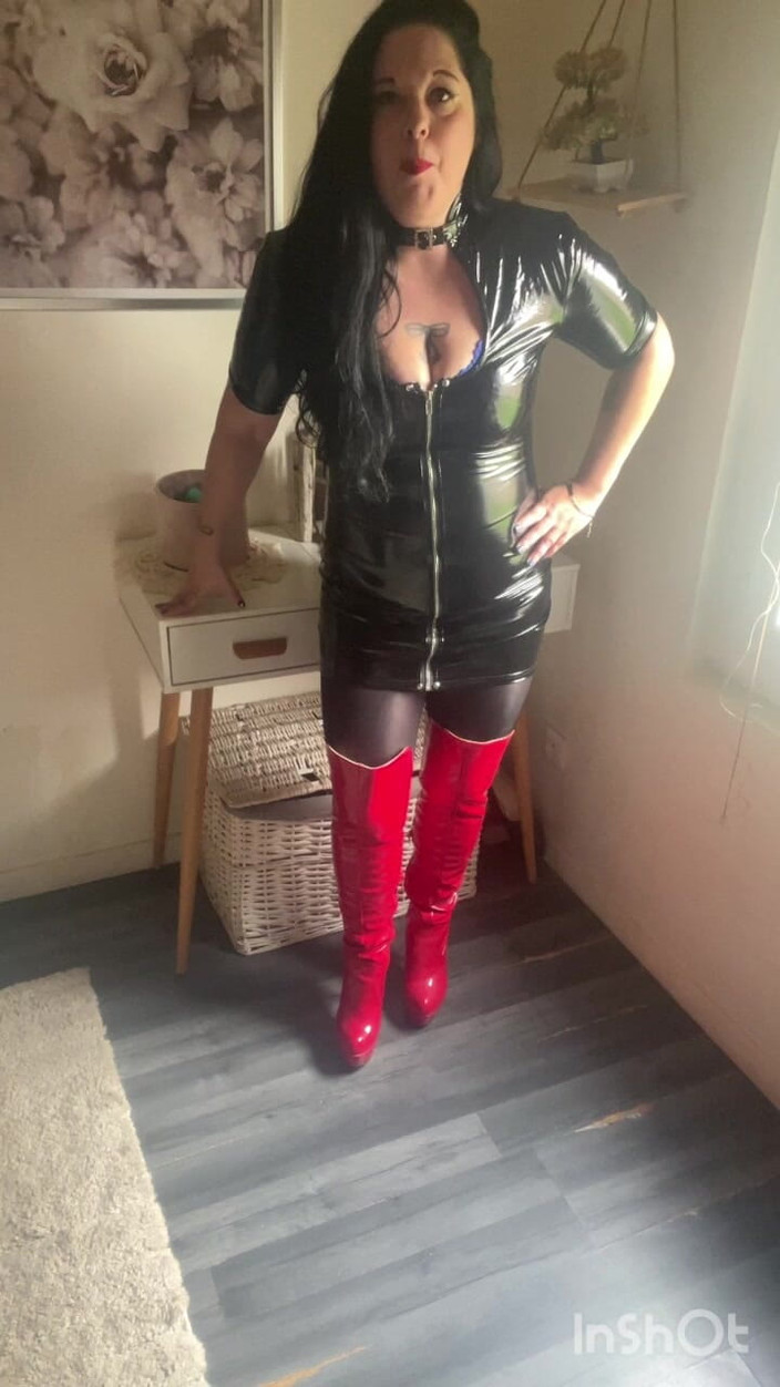 Maitresse Clara: Bensiz hiçbir işe yaramazsın