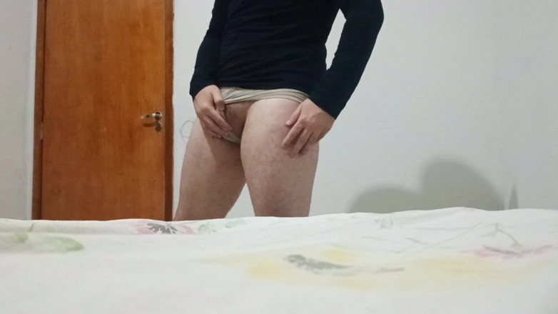 amateurbrazilian: Gay Porn - Look at the Size of This Hot Gay's...