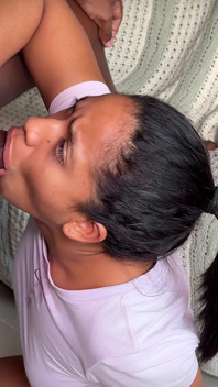 Tôi liếm, bú và để anh ấy đụ vào mặt tôi cho đến khi tôi nhận được tinh dịch ngon lành của anh ấy