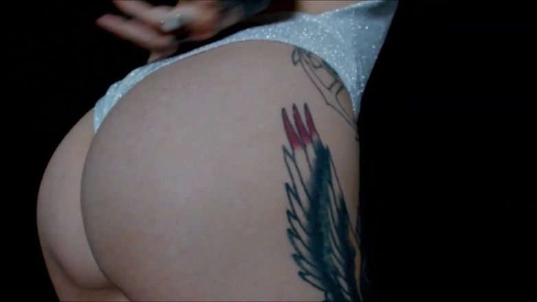 Miss Morticia: 내 엉덩이에 대한 정욕