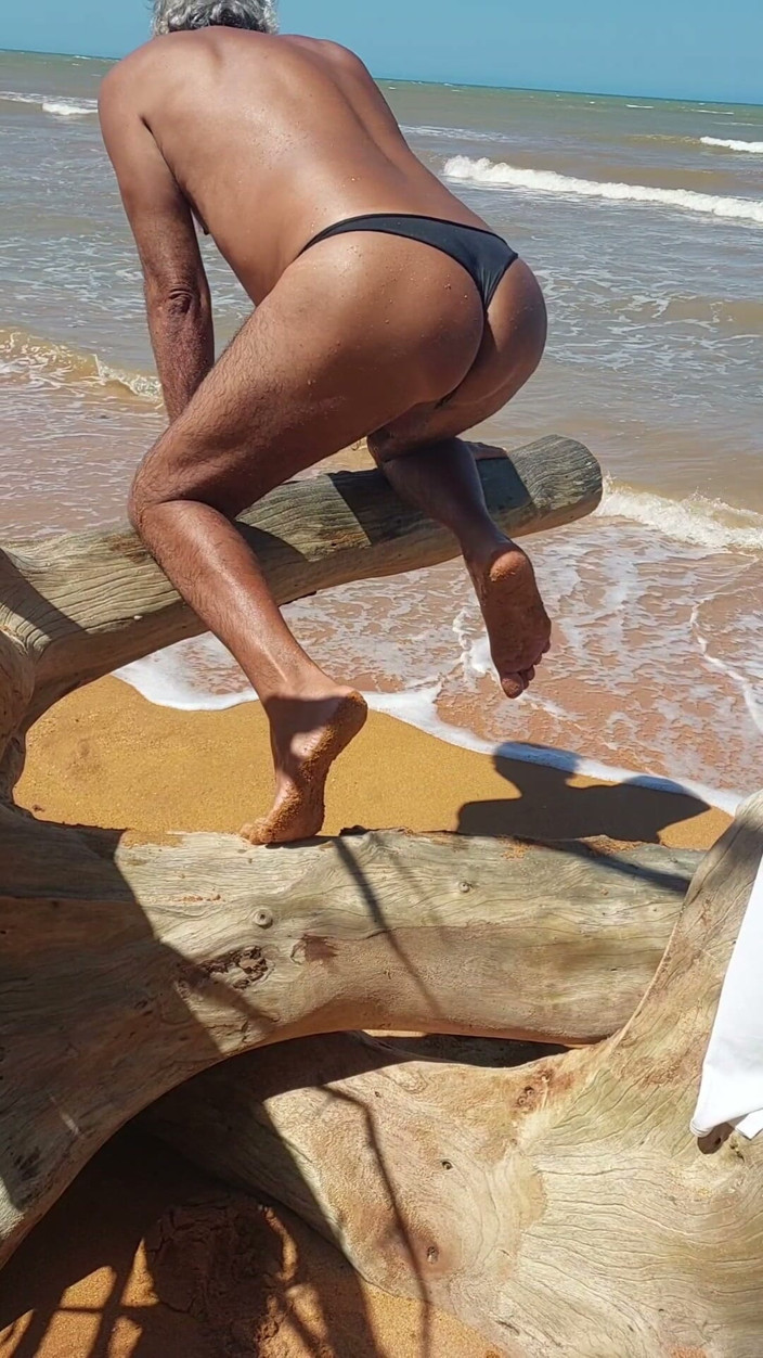 Ladysilvas: Ladysilva Crossdress on the Beach in Panties What a Hot...