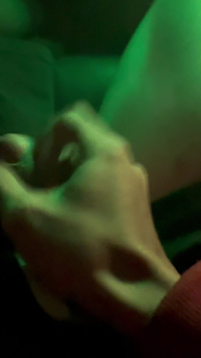 Quan Vietnam 18: Young Boy Jerk and Cum in Car at Public Park...