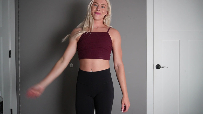 Keeks3005: Essayer différents hauts pour toi