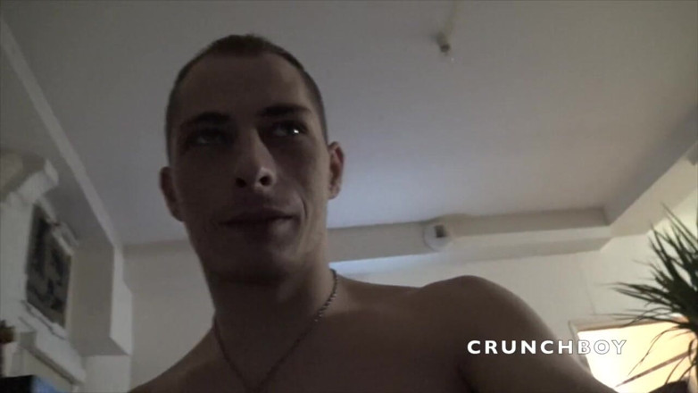 Viktor ROM by Crunchboy: Hugo Tara dikongkek baeback oleh Viktor Rom