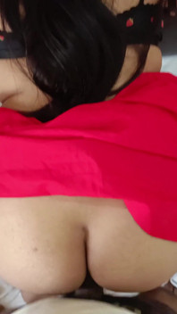 Devar kreeg een pijpbeurt van Indische Bhabhi terwijl ze op bed lag en vervolgens xxx neukpartij met Hindi-audio