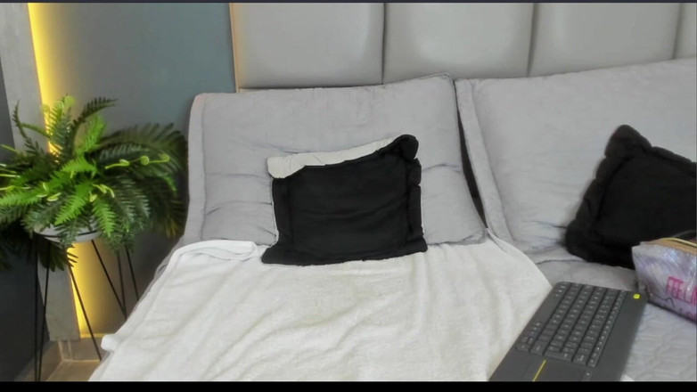 LiliBralee: Young Girl Wants to Be Fucked in Her Room P4