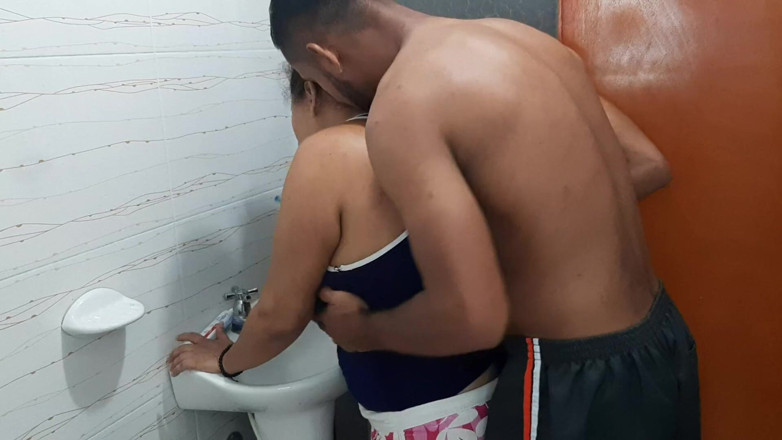 Javi: Üvey annemin kıçını emiyorum