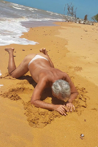 Ladysilvas: Кроссдрессер Ladysilva в трусиках на пляжі, повний збудження в її гарячу дупу