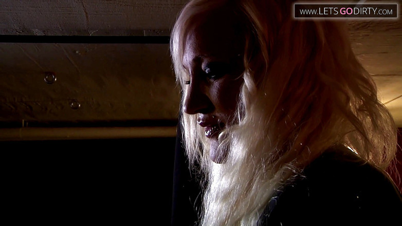 French X: Loira menina amarra amante e depois gosta de massagem no...