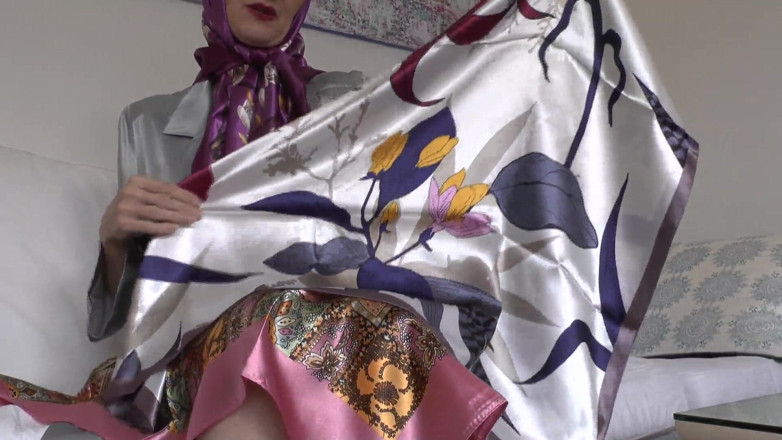 Lady Victoria Valente: Satin scarves baru stepaunt bikin kamu sange! Lady Victoria Valente