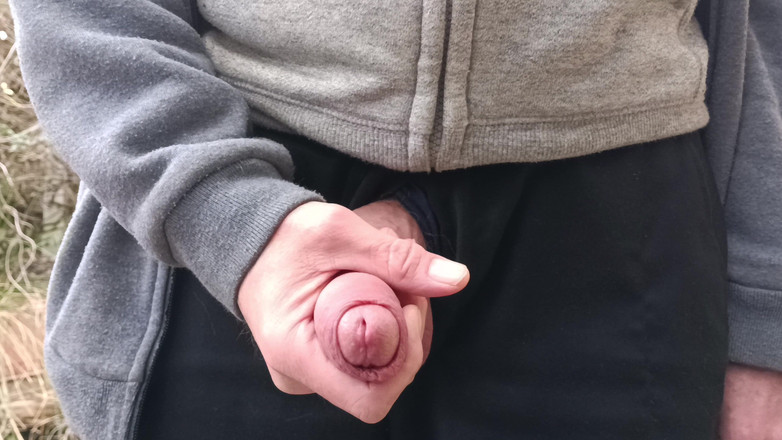 Rockardglans: Velký neobřezaný penis roste, honění, lemování, stříkání