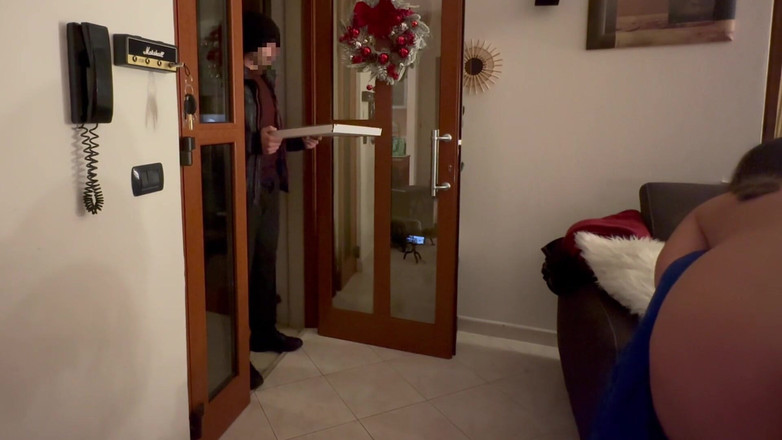 SweetJaneOfficial: ピザ配達員との裸のいたずら