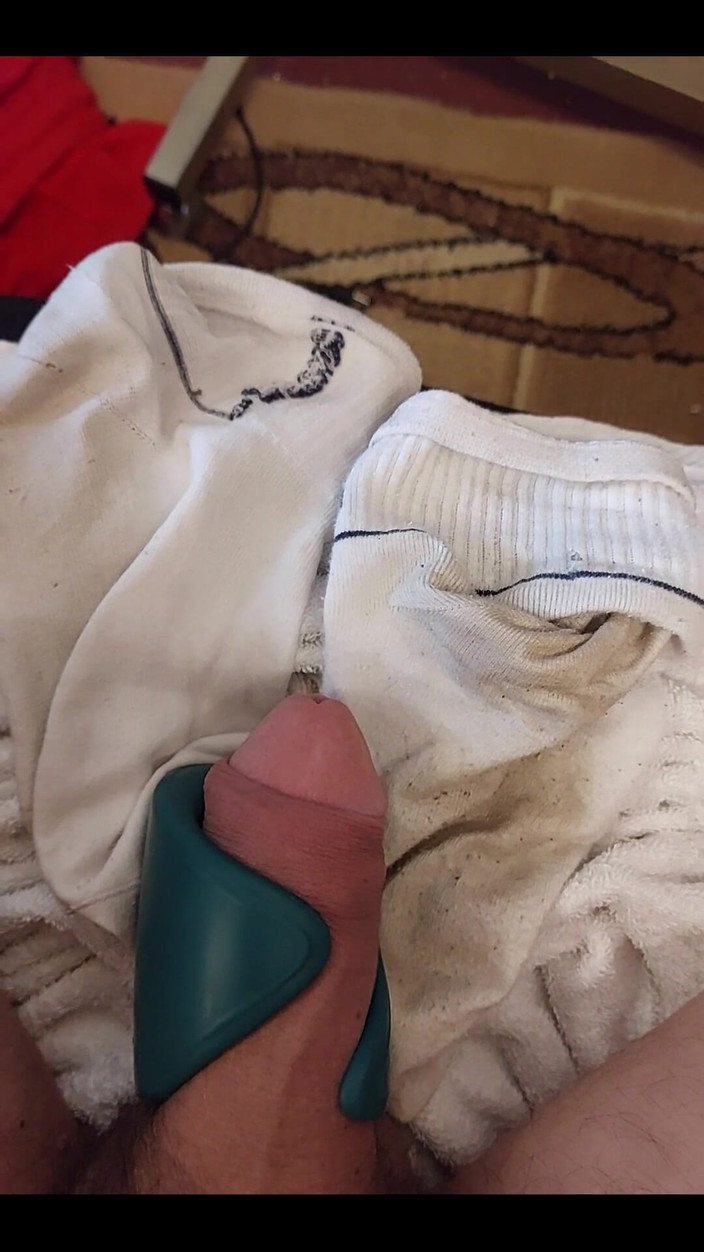 Michael Ragnar: Mycket kåt spermasprut utan hand bara med min leksak på...