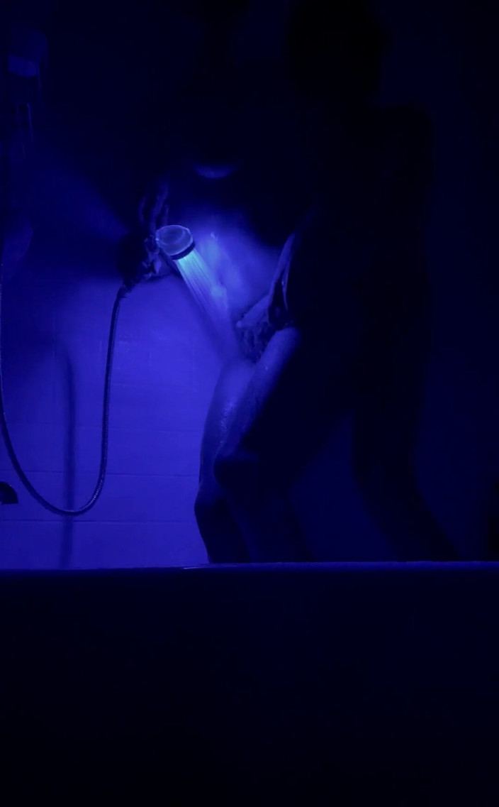 VibeWithMommy: Эта головка в душе сделала секс в душе на самом деле стоит попробовать! Я рекомендую получить его!