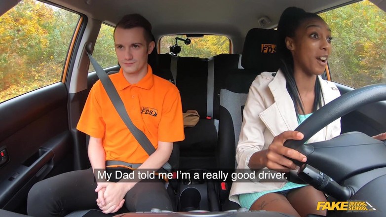 Fake Driving School: Fake Driving School - Quando Asia Rae vai para uma lição...