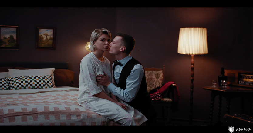 Freeze.xxx: Botique Hotel Živě