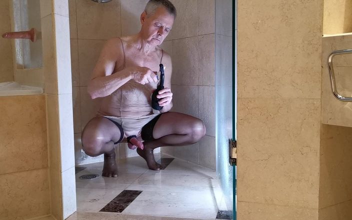 Sissy Cummy Lingerie: Нейлонова сіссі повія Мішель Вейкап тренується для шоу в пекінському готелі