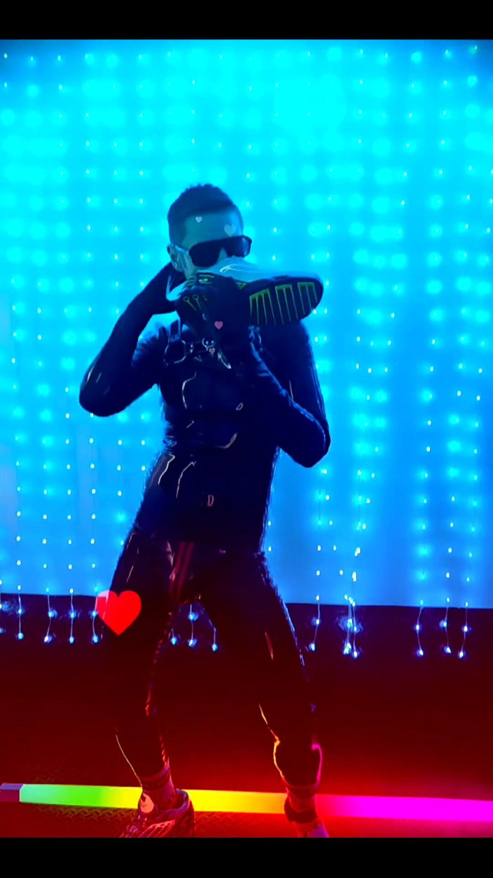 Roman Heart: Vide Clip Outtake