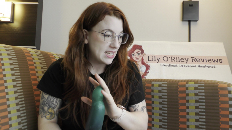 Lily O'Riley: Nsfw огляд spitfire від Bad Dragon