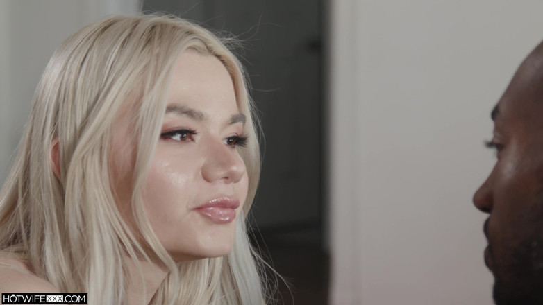 HotwifeXXX: Anjelica Coralvine prende tutto il denaro nero che è in grado...