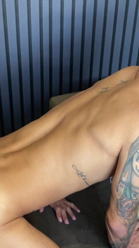 Xl pula monstruoasă fute o pulă neagră latino tatuată fără prezervativ
