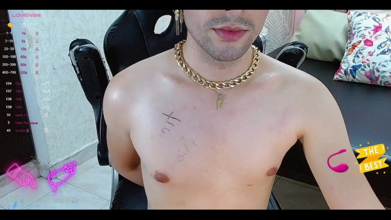 Diego_latinboy: Un jeune jumelle non coupé se masturbe