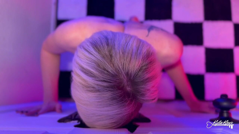 Kyla Keys: Vysávám ptáka u jeho gloryhole