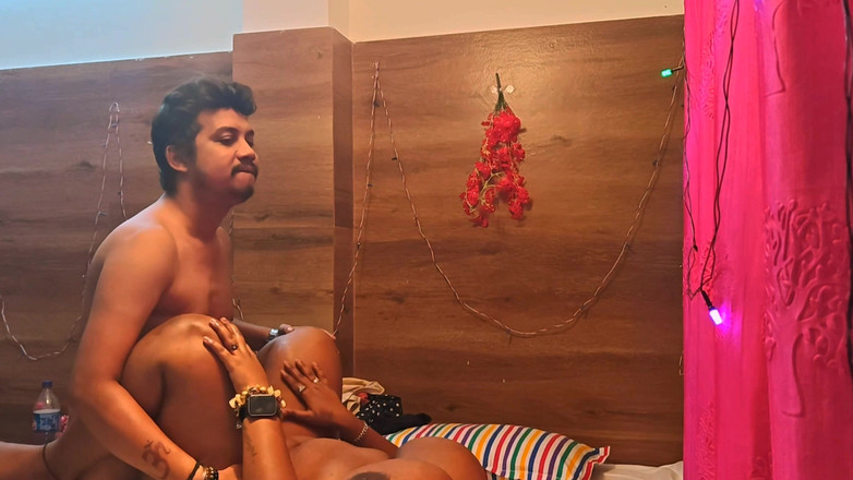 Pankaj Gupta: Hardcore sex přítelkyně přítele z vysoké