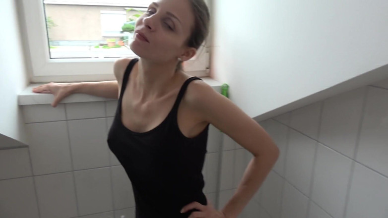 Mary Wet: Household or Sex? Mega Creampie!
