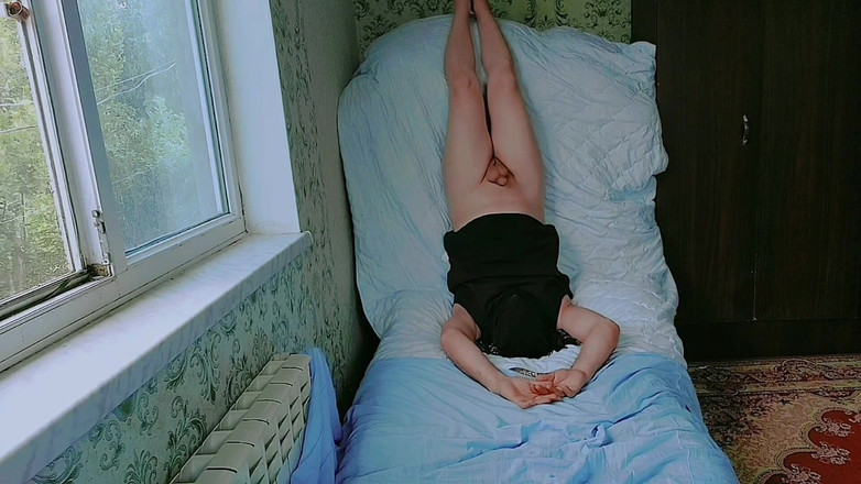 Kitty_Cross: 美しいクロスドレッサーのからかいカメラとホットなお尻の動き