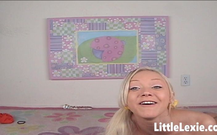 Little Lexie: 펠라 해주는 바보 같은 금발 십대 소녀