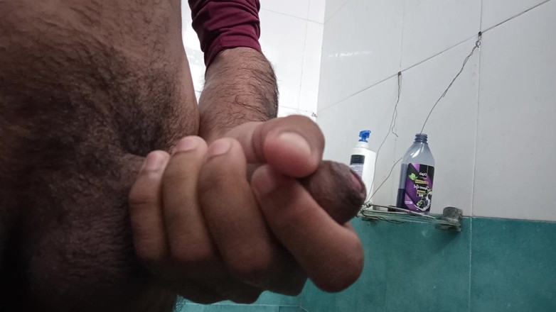 Brijesh 270: Cowok berotot pakai kamar mandi, atau foto dan video cowok...