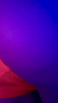 Neon külotum sen ve patlayıcı osuruklarım arasındaki tek şey