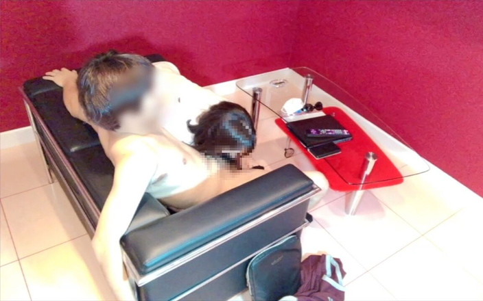 JapaneseXOXO: Я займався інтенсивним сексом з чоловіком серед білого дня в готелі.