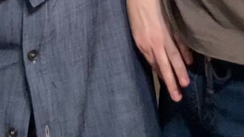 PriyaNaavya: Yaşlı sapık metroda küçük amına dokunuyor