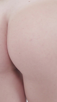 La prima scena di sempre di ukie cutie di 19 anni con Sissy Moore, Max Cartel