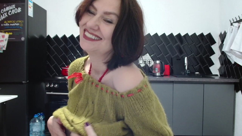 ANGELA_LADY: Maturo ti seduce senza essere completamente nudo
