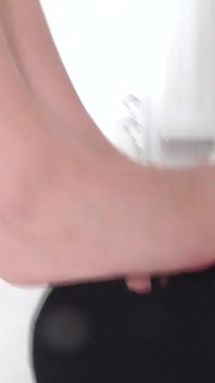 엄밀한 일본 여주인이 노예 가면을 쓴 마누라를 지배하다