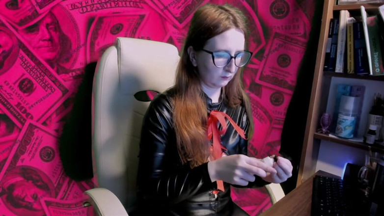 Banko Miyadzaki: 忙しい。あなたを激しく無視している。