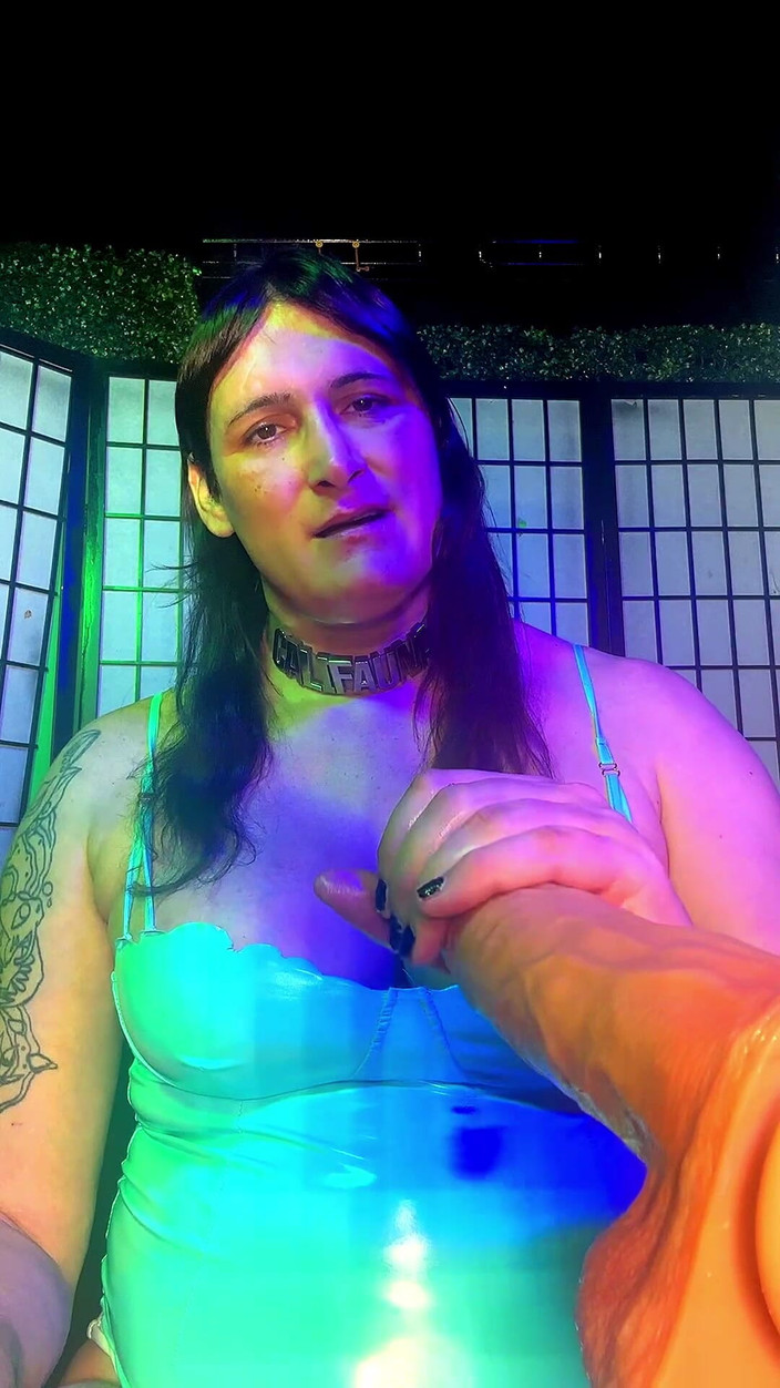 Cali Fauna: Geölt und liebender handjob und blowjob