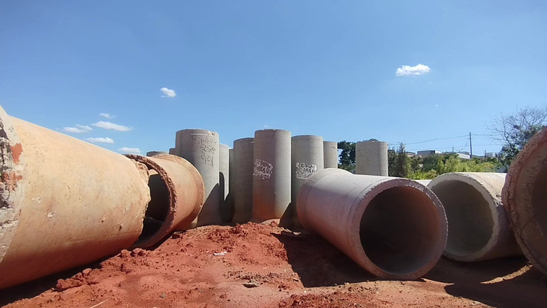 TheBlacKHunterr: 나는 혼자가 될 휴가를 활용하고 건설 현장에서