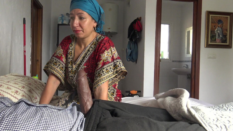 Souzan Halabi: Cleaning Cheats with Black Tourist in Hotel in Istanbul