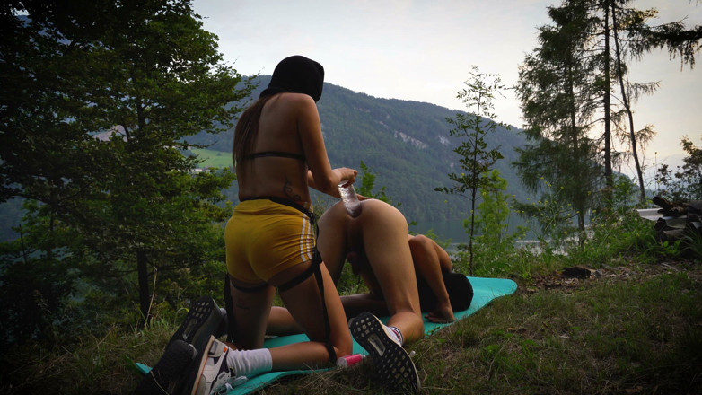 Hottest pleasure: Kadın egemenliği evli kadın kocasını 12 inçlik canavar dildoyla sikiyor ve...