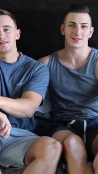 Str8 Guys Legs Spread Wideeee Open. Holy!