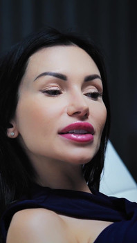 Josephine Jackson ve Sasha Rose parazitli lezbiyen seks - büyük memeli azgın kızlar sert sikiş